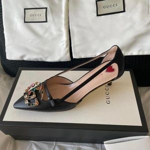Gucci pumps